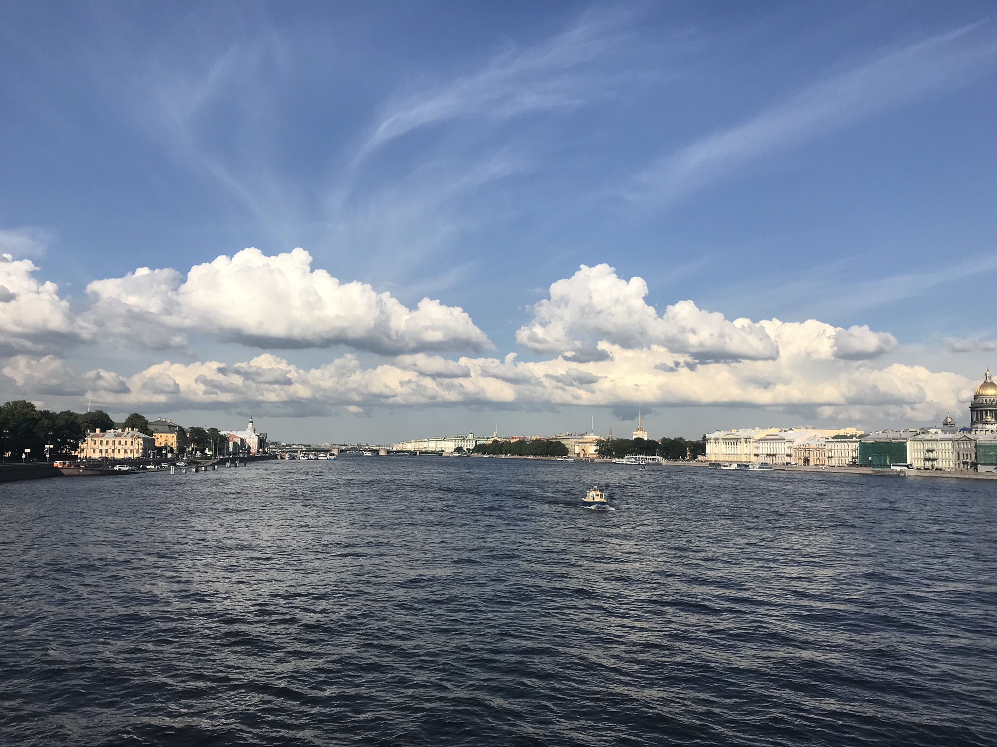 Брызги фонтанов, гранит крепостей и моря солёный ветер (4 дня)